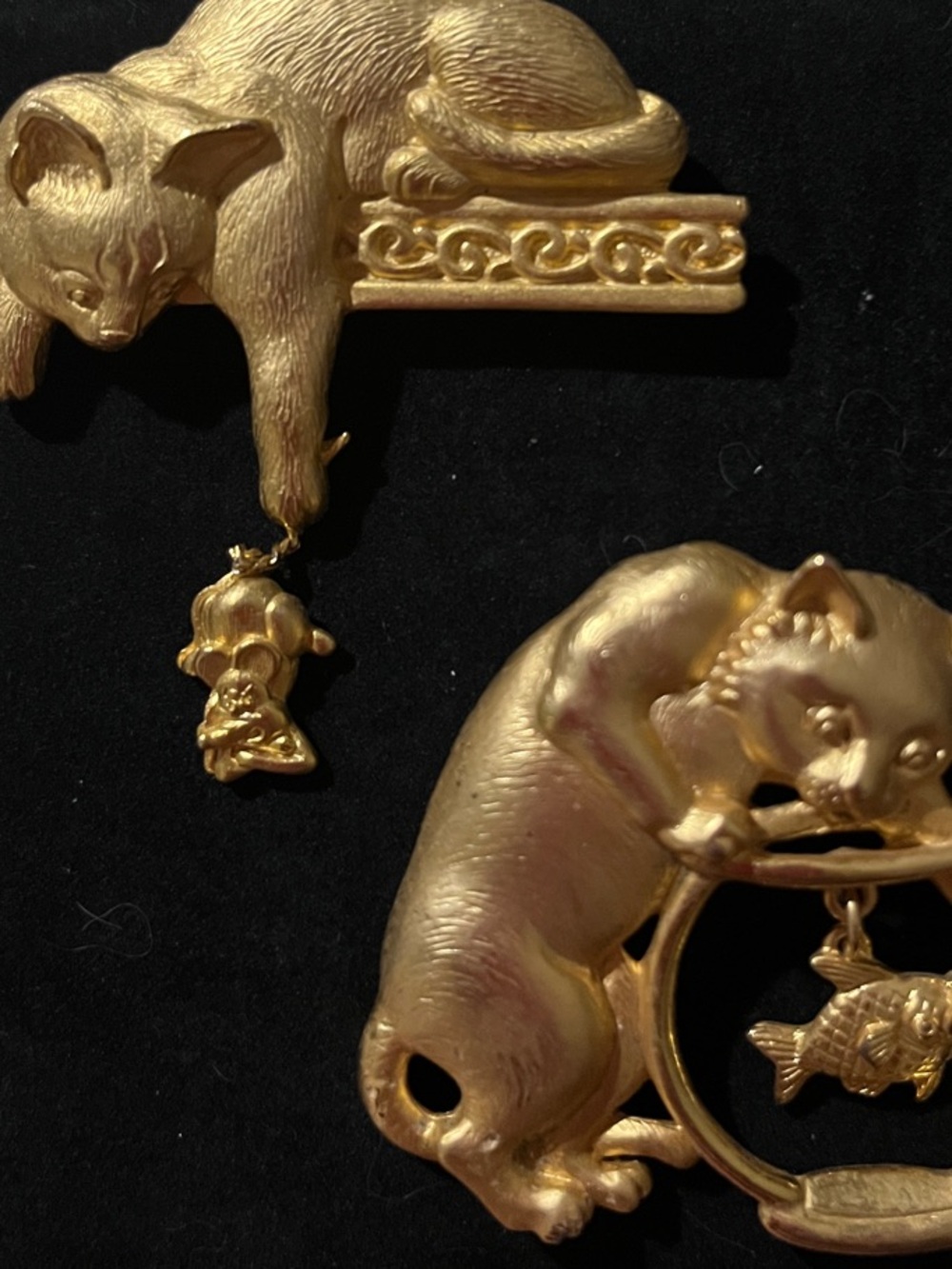 Gold-Tone Cat Brooch Duo – Playful Cat & Fish Pins